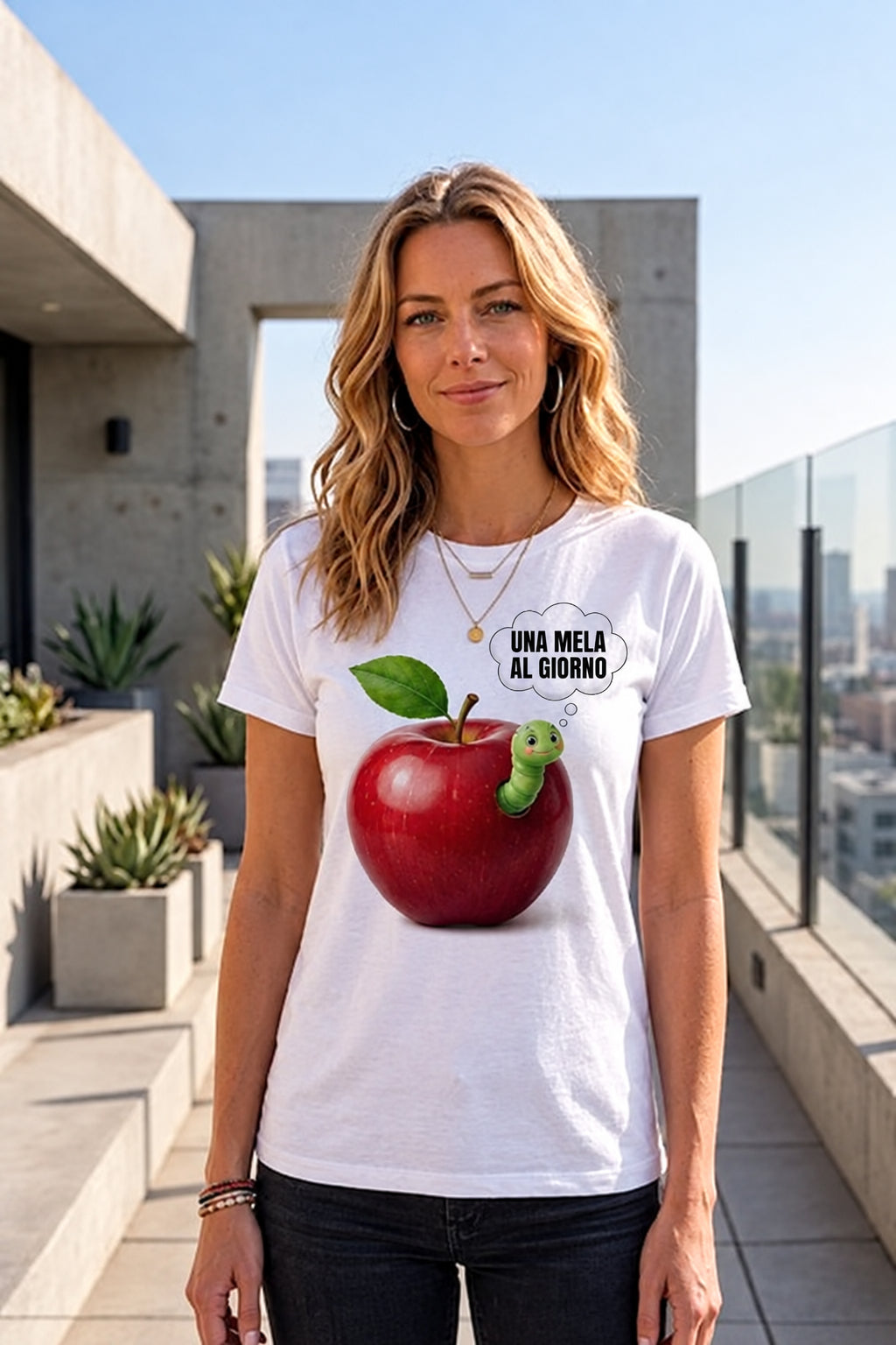 T-shirt grafica “Una Mela al Giorno”