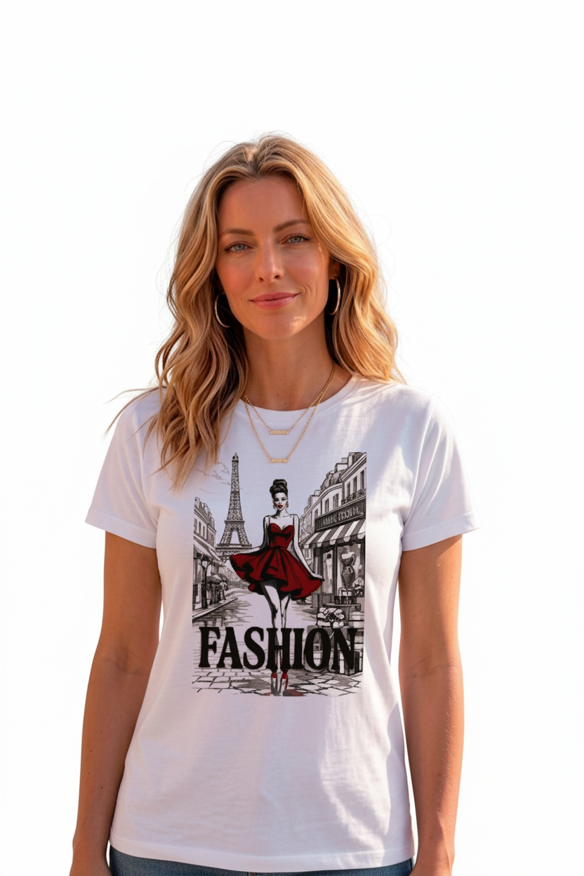 T-shirt indossata da una modella